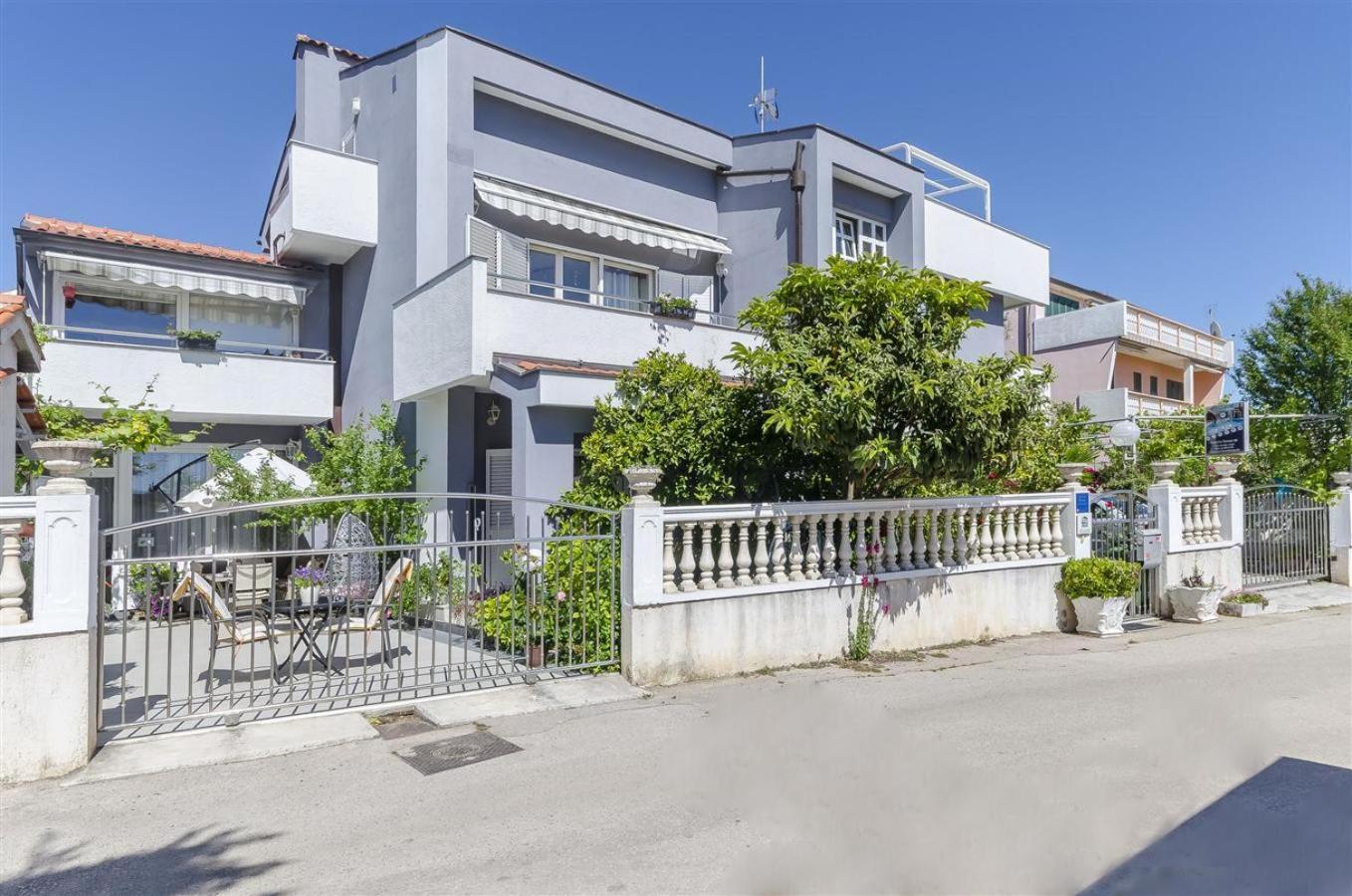 Apartments Keran - By Suites Living Vodice Esterno foto